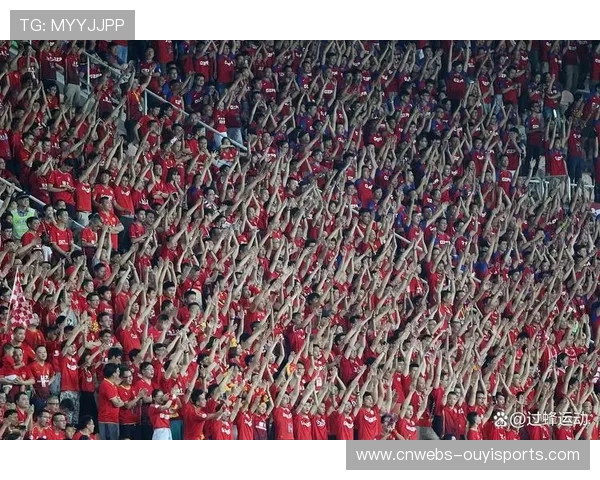 阿森纳欧冠主场气氛激烈 球迷助威成为球队胜利的关键力量 阿森纳欧冠主场气氛激烈 球迷助威成为球队胜利的关键力量